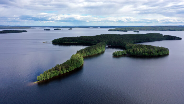 Ilmakuva saaresta.
